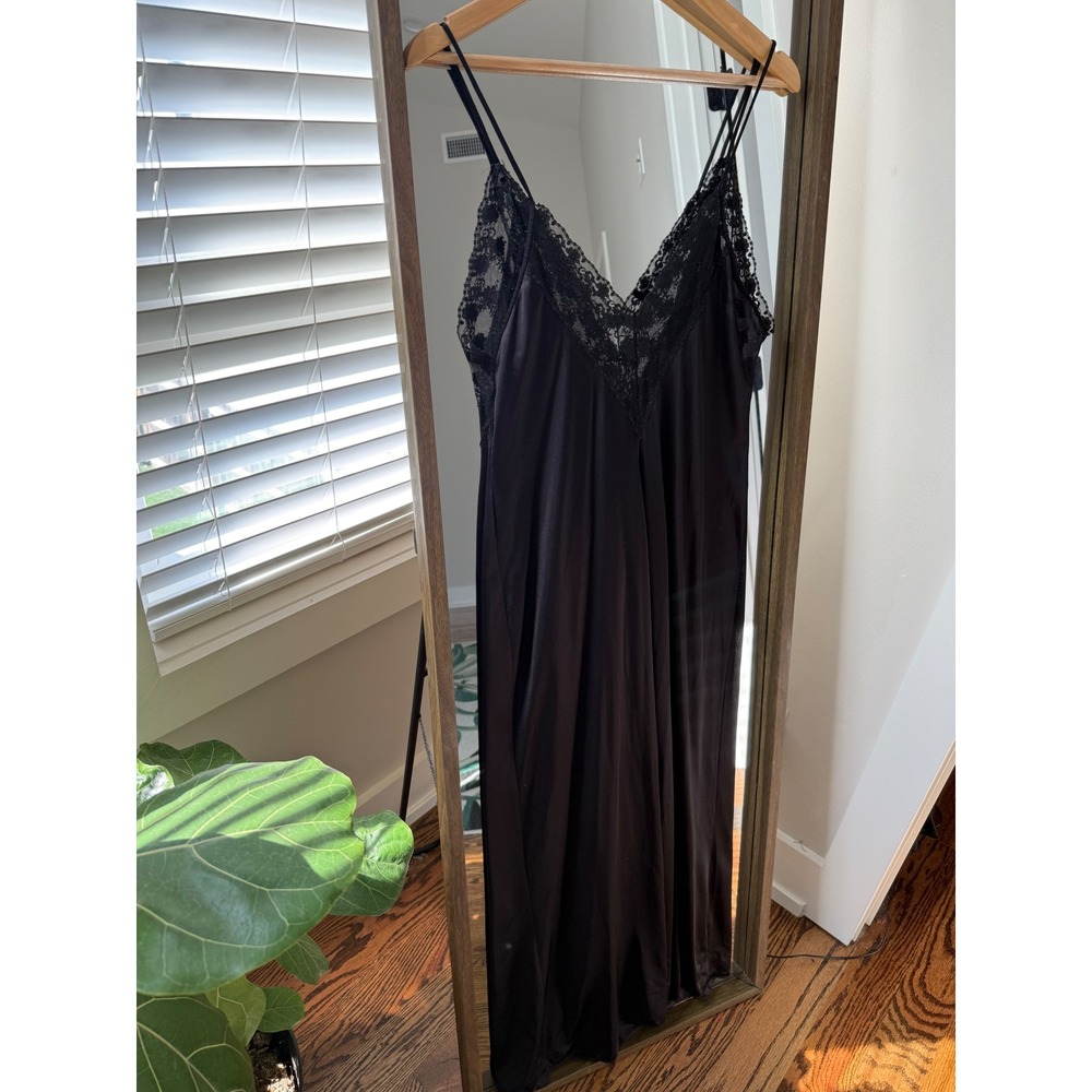 Vintage Sears Black Lace Trim V Neck Sleeveless Midi Slip Gown négligée Medium